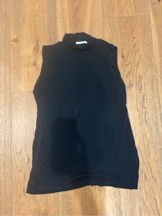 untyhots Tops - Women's Black Sleeveless Mock Neck Tank Top